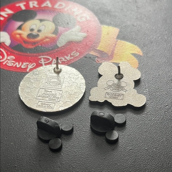 Disney Minnie Mouse Pin Set - Pink and Yellow - Picture 3 of 3